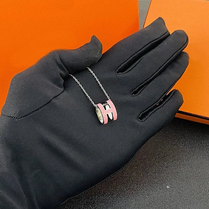 Wholesale Newest 2022 Trendy Gold initial H Letter Titanium Steel Pendant Necklace Female Fashion Stainless Steel Jewelry