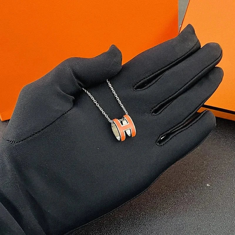 Wholesale Newest 2022 Trendy Gold initial H Letter Titanium Steel Pendant Necklace Female Fashion Stainless Steel Jewelry