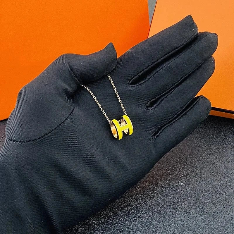 Wholesale Newest 2022 Trendy Gold initial H Letter Titanium Steel Pendant Necklace Female Fashion Stainless Steel Jewelry