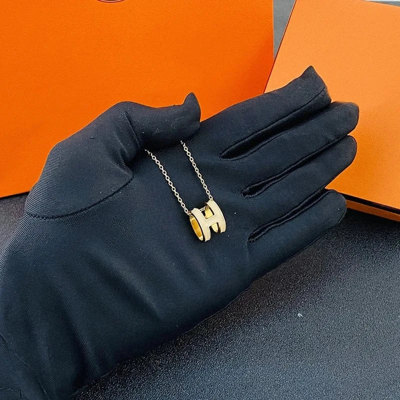 Wholesale Newest 2022 Trendy Gold initial H Letter Titanium Steel Pendant Necklace Female Fashion Stainless Steel Jewelry