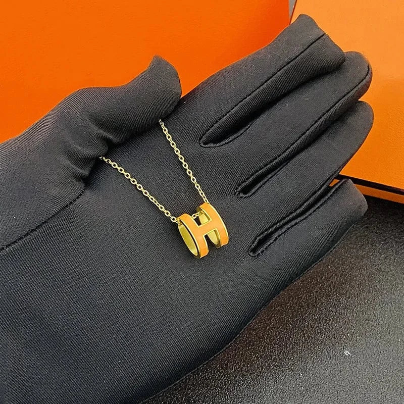 Wholesale Newest 2022 Trendy Gold initial H Letter Titanium Steel Pendant Necklace Female Fashion Stainless Steel Jewelry