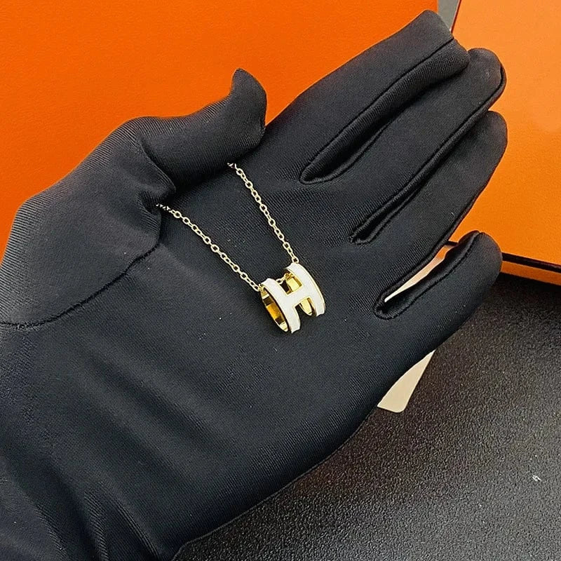 Wholesale Newest 2022 Trendy Gold initial H Letter Titanium Steel Pendant Necklace Female Fashion Stainless Steel Jewelry