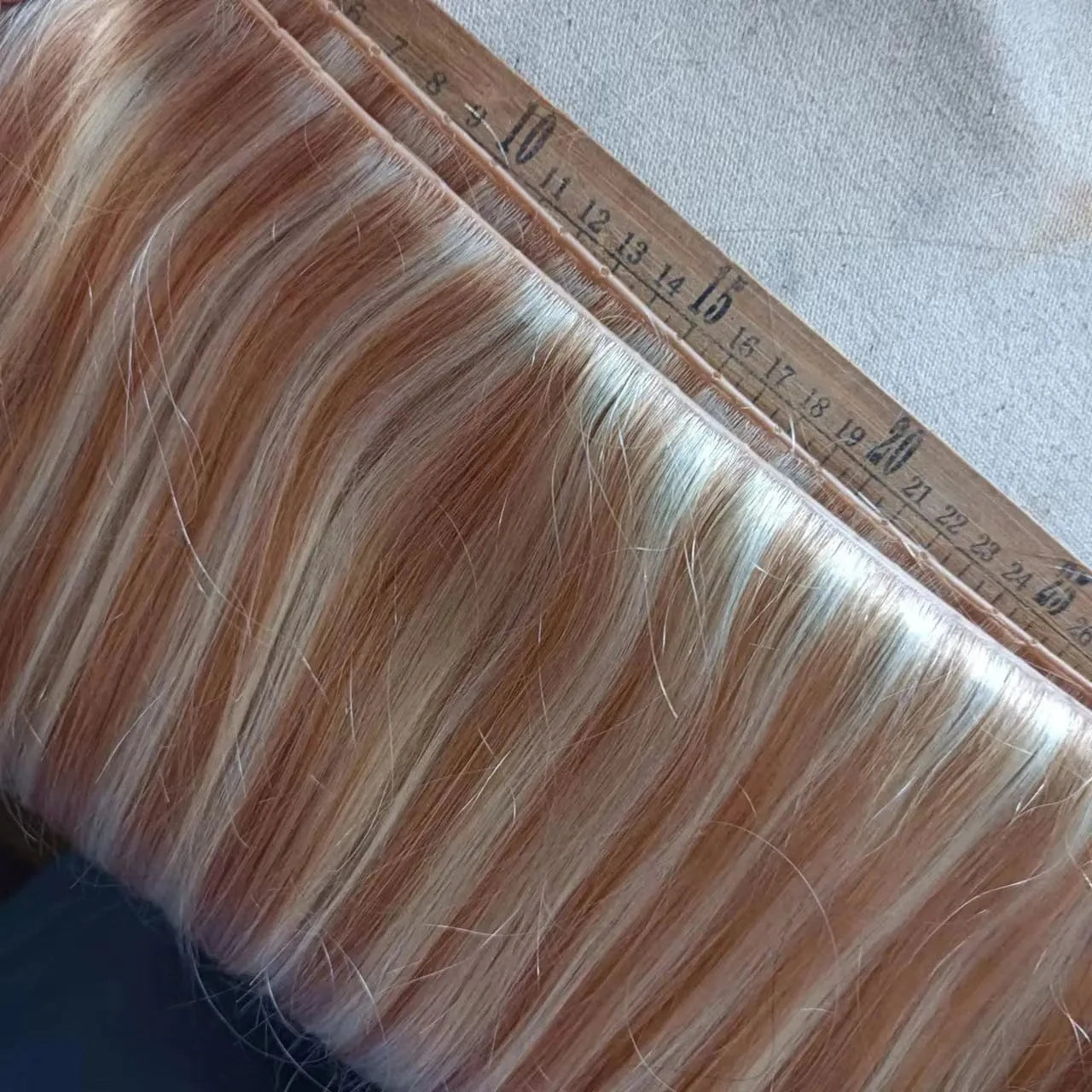 Wholesale Russian remy hair extension invisible tape in extensions ombre blonde color skin weft tape hair extension