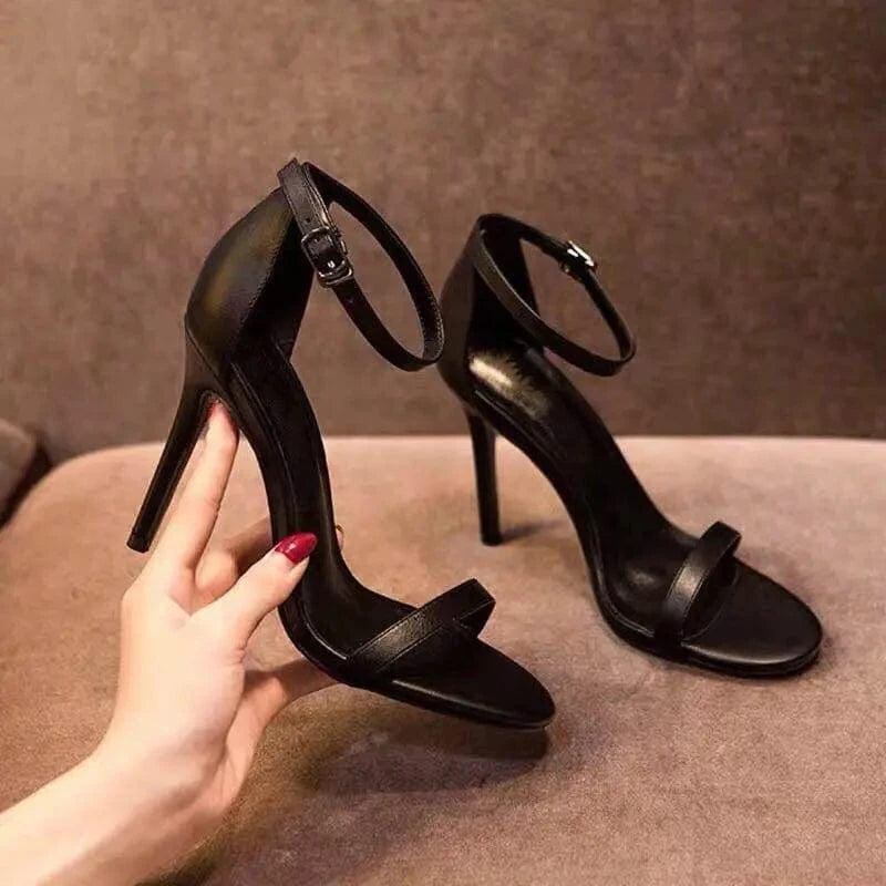 Women Cute Spike Heel Buckle Strap High Heel Stiletto Ladies Black Patent strappy Leather Office Lady Shoes Femmes Hauts Talons