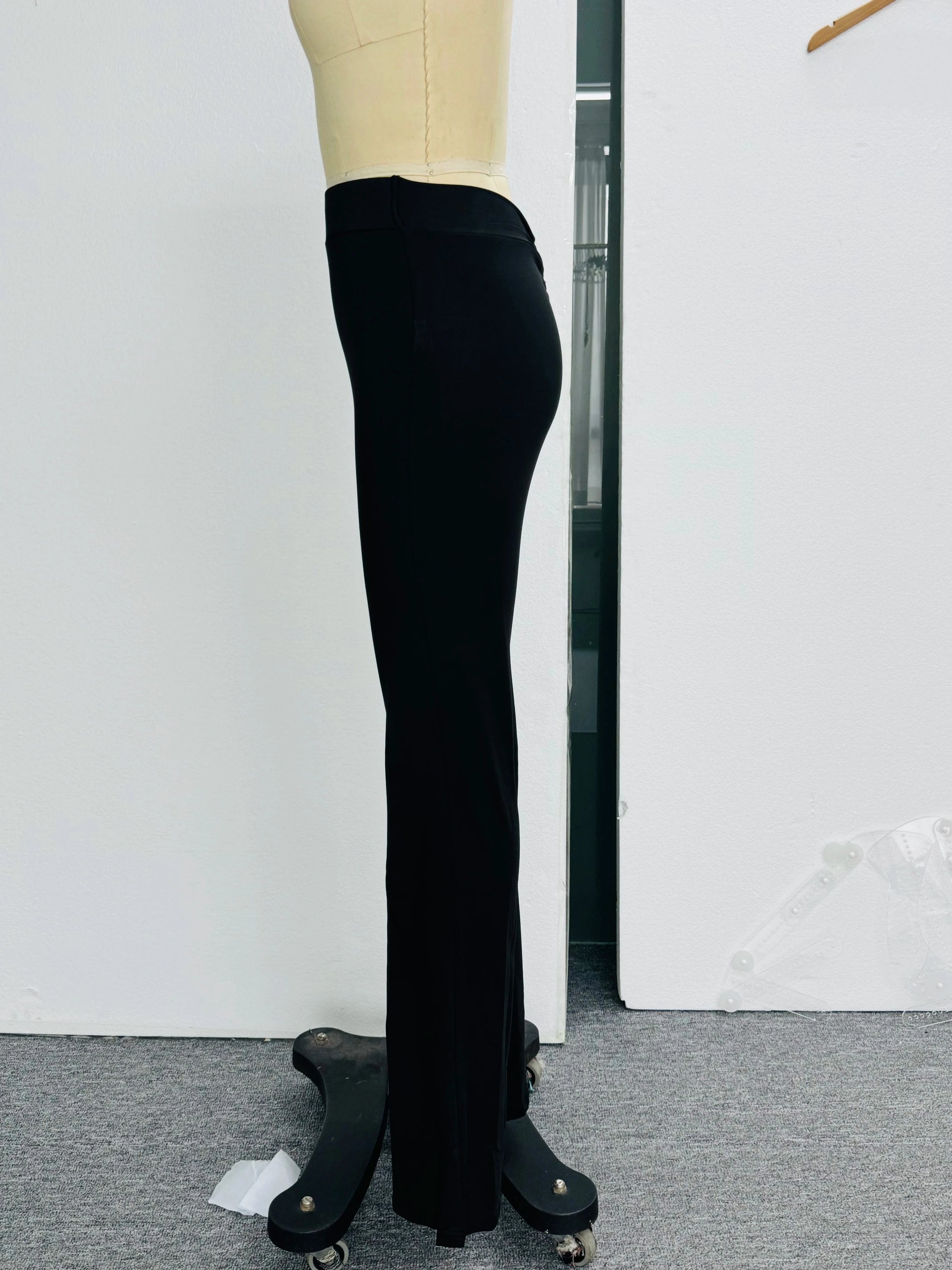 Women's Sports Yoga Pants Pleated Flared Pants  V-Back Butt-Lifting Wide Leg High Waist 31.5 Inches Fitness Sports Yoga Pants