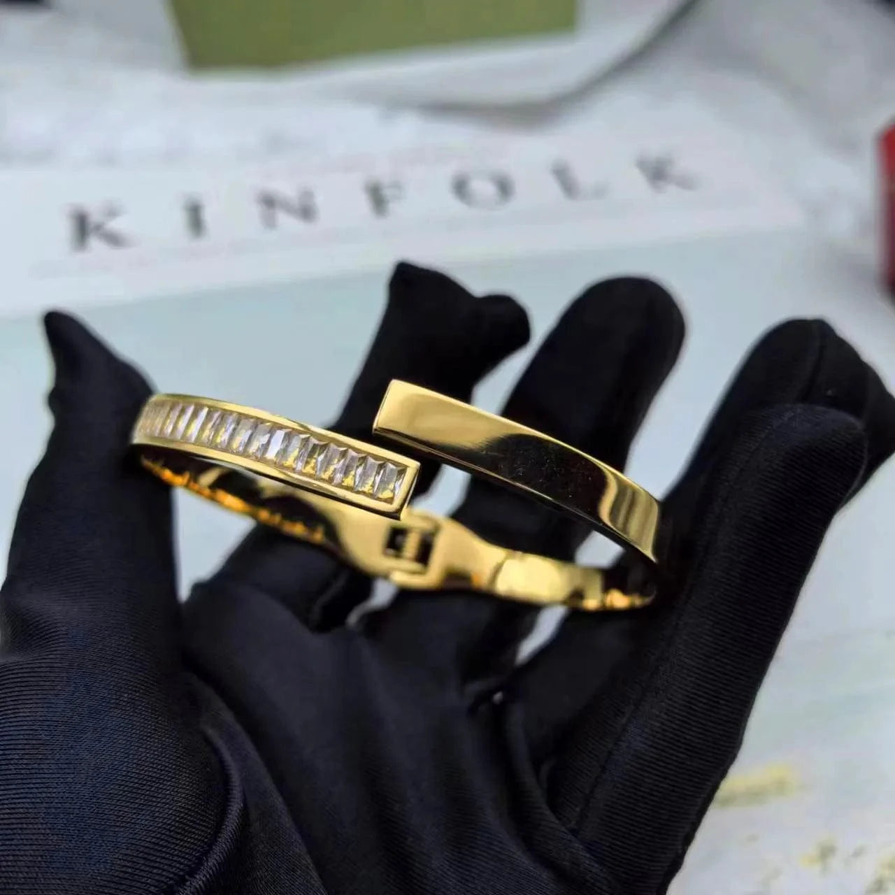 Women's style / 17cm / Golden Spring Bracelet European and American fashion versatile trend charm spring bracelet 316L stainless steel women's bracelet plated with 18K gold b