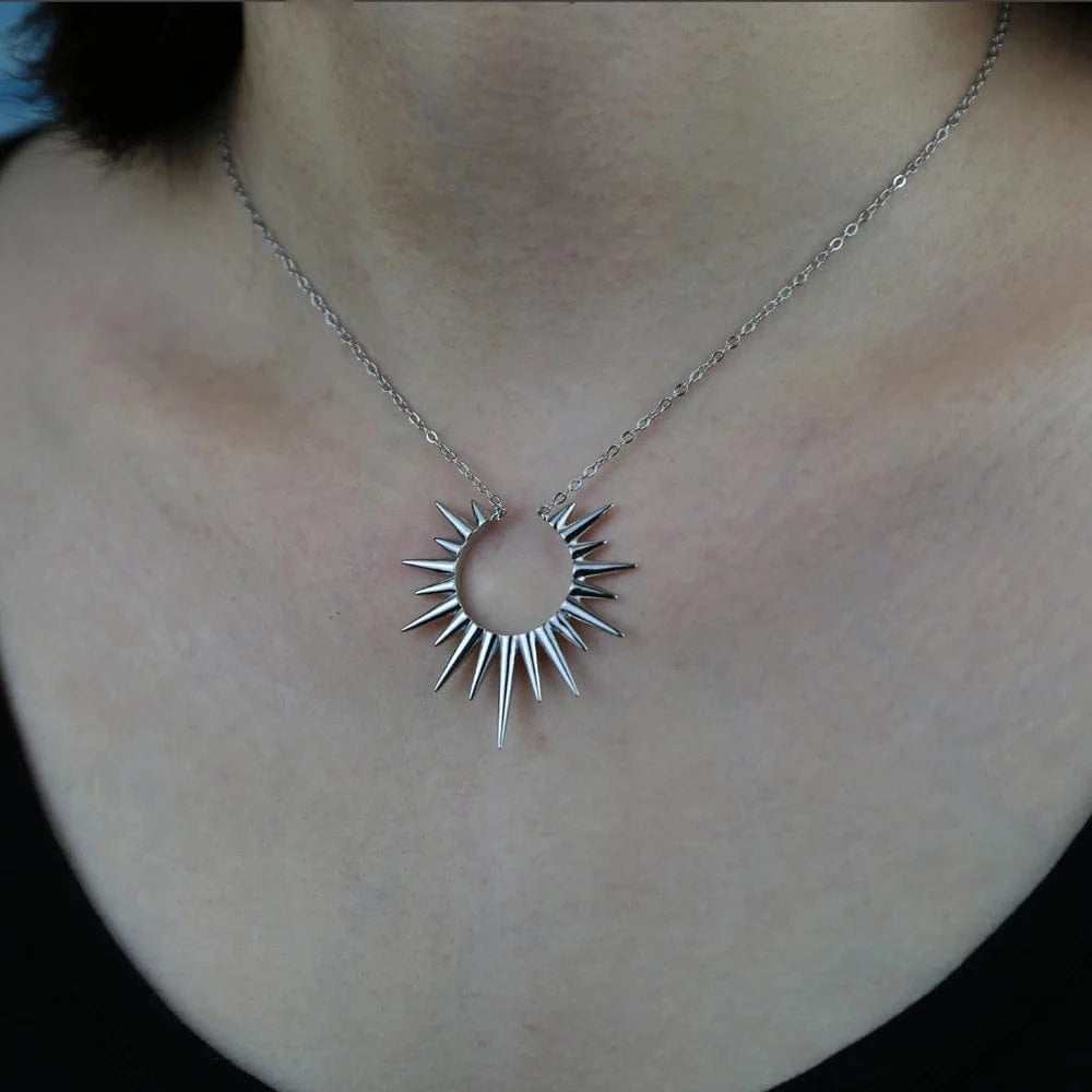 women spike round charm pendant necklace with silver color plated statement spike necklace jewelry for wedding party gift