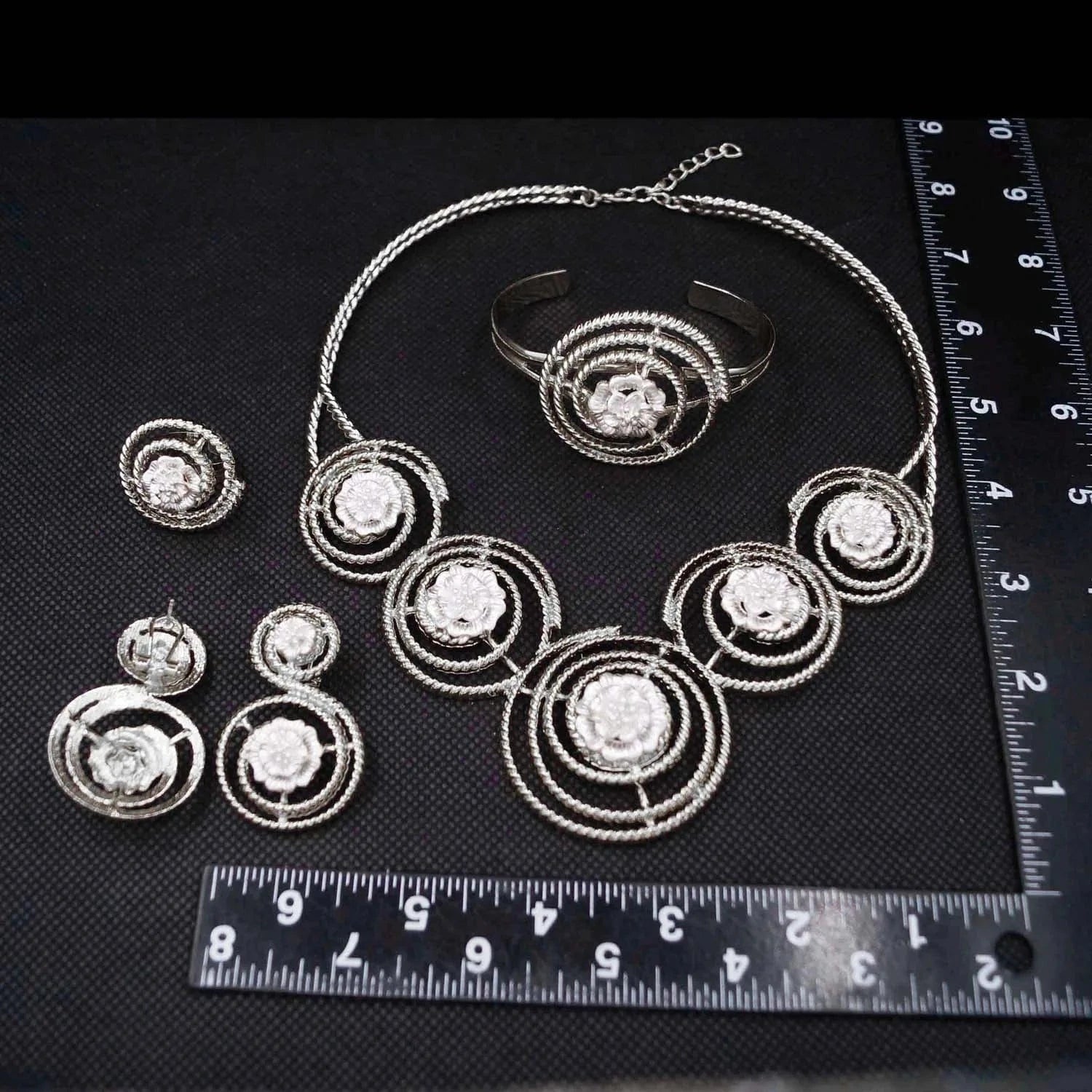 Yulaili Wholesale Romanian Gold Style High Quality Jewelry Set Women Fashion Pendant Party/Daily/Wedding Wearing Jewelry Sets