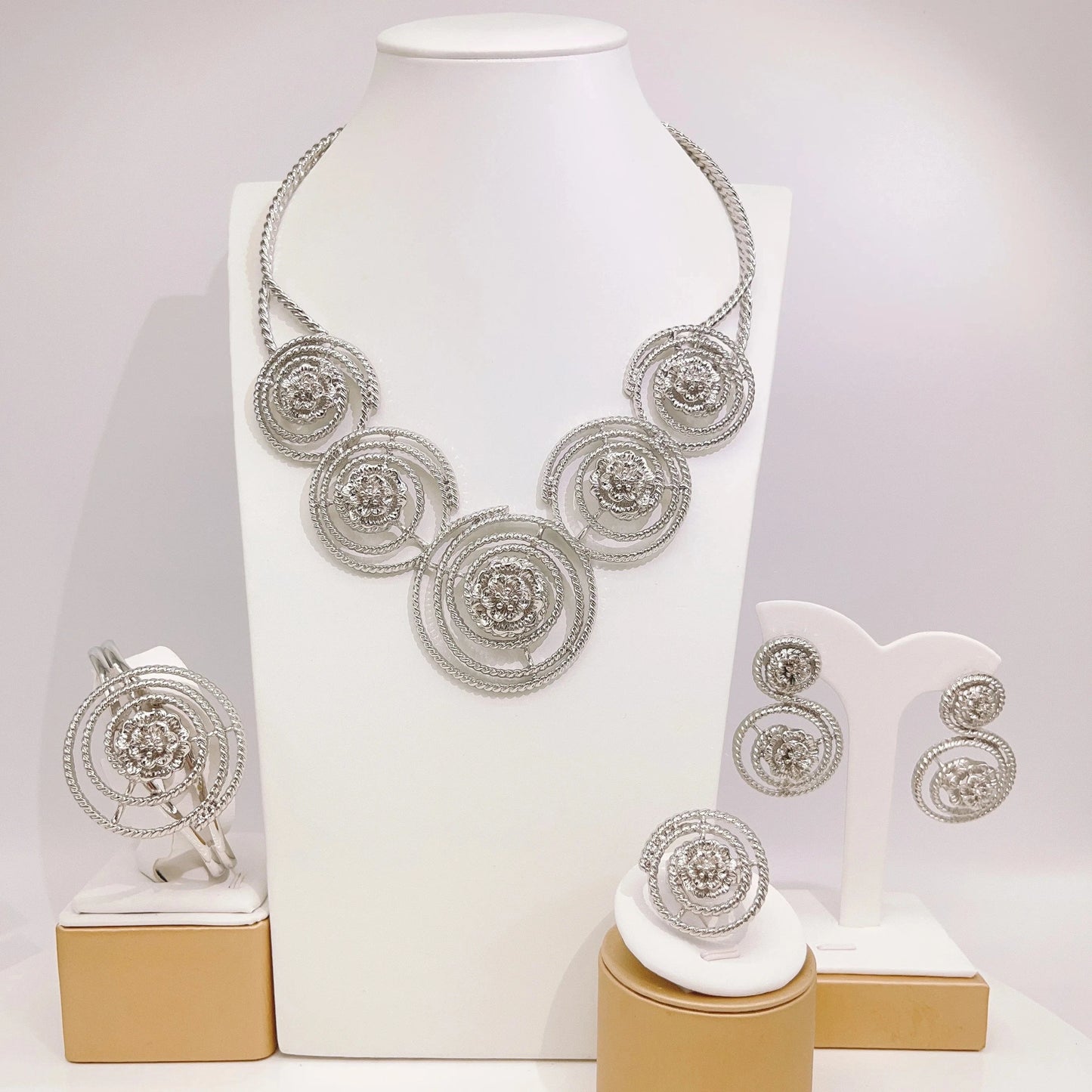 Yulaili Wholesale Romanian Gold Style High Quality Jewelry Set Women Fashion Pendant Party/Daily/Wedding Wearing Jewelry Sets