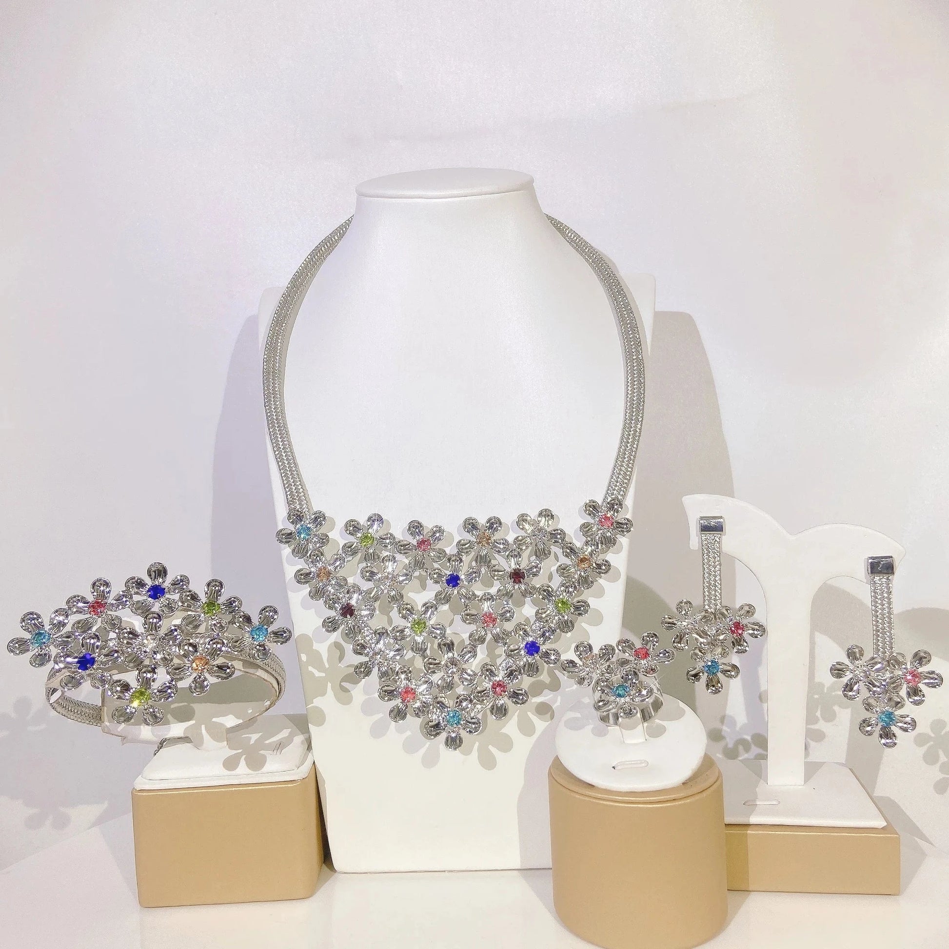 Zhuerrui Flowers Brazilian Gold Jewelry Set Nigerian Woman Wedding Party Favor Luxury Crystal Colored Brass Jewelry Sets H20132