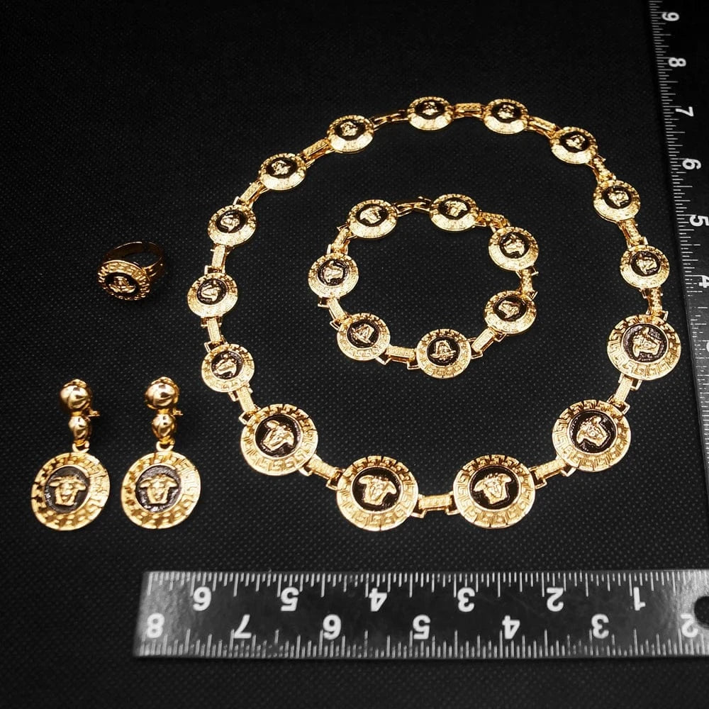 Zhuerrui Hot sale Dubai Jewelry Sets 18k Gold Plated Polished Glossy Craft Fashion Necklace Bangle Jewelry Sets HM2200428