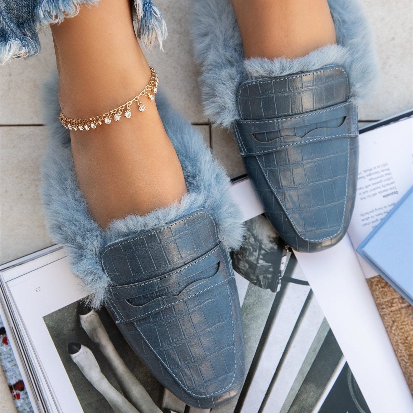 2022 Factory Wholesale Winter Printed Fluffy Fur Slippers Fashion Warm Furry Famous Brand Fuzzy Flat Slides Sandals for Women