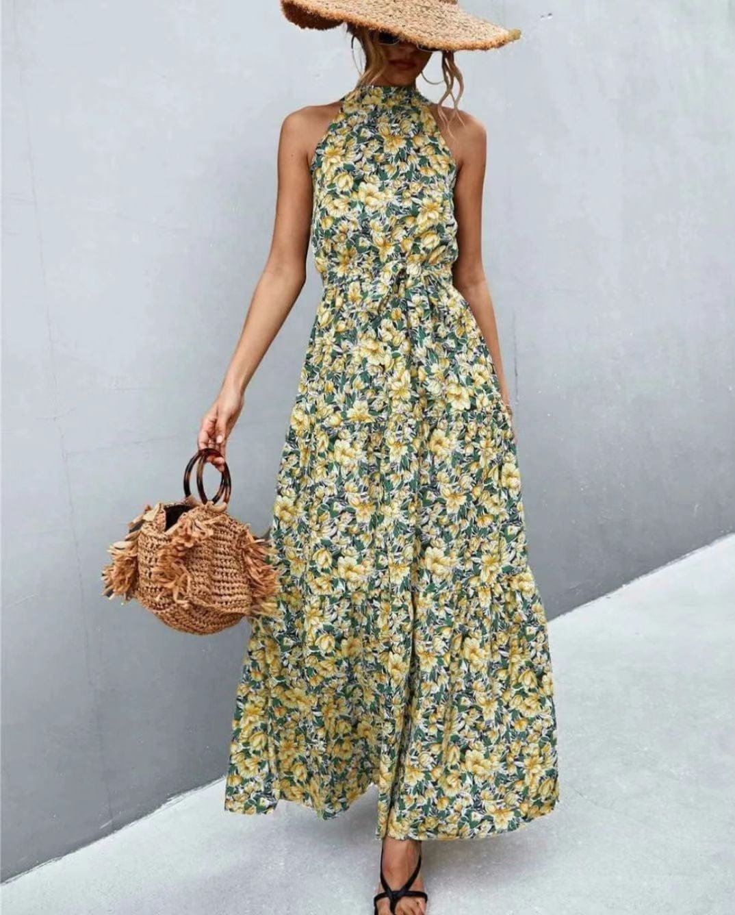 2022 Station Wish Printing Halter Backless Tied Dress Hot Sale In Europe And America