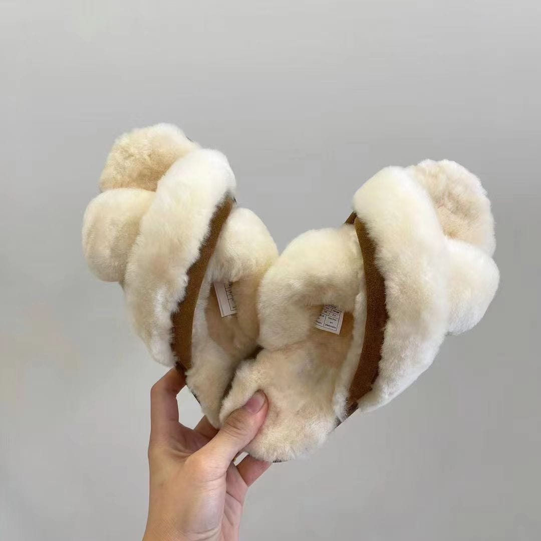2022 Winter new designers sheepskin fur slippers yezy foam slides warm home fluffy slides famous brand logo winter slippers