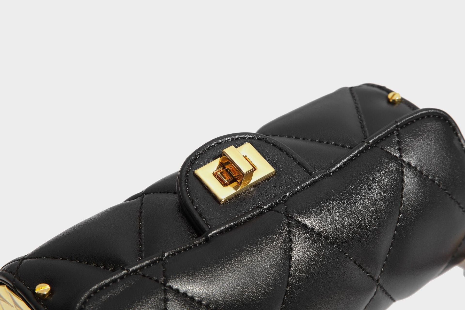 2022 Xianjian Famous Quilted Chain Purse Handbag Mini Handbag Black/Red/White High Quality Bags With Chain