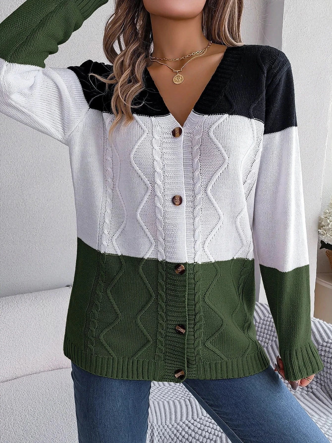 2023 Hot Sale Women Autumn and Winter Single Breasted Cardigan V-neck Sweater Long Sleeve Casual Loose  knitted Sweater
