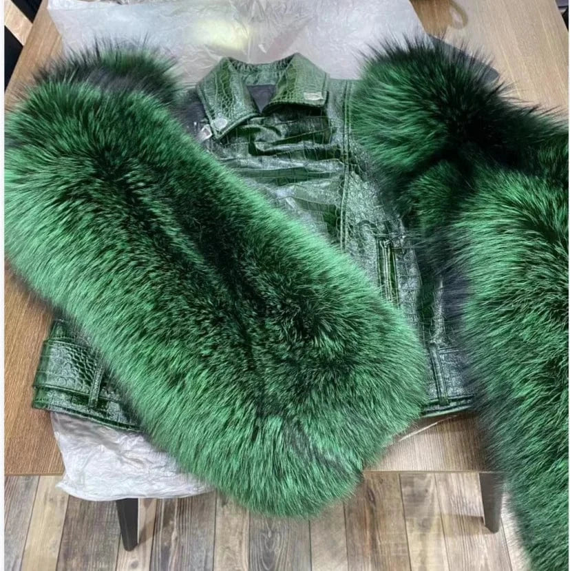 2023 New Fashion Crocodile Pattern Sheepskin Patent Leather Short Temperamental Genuine Leather Fur Integrated Coat