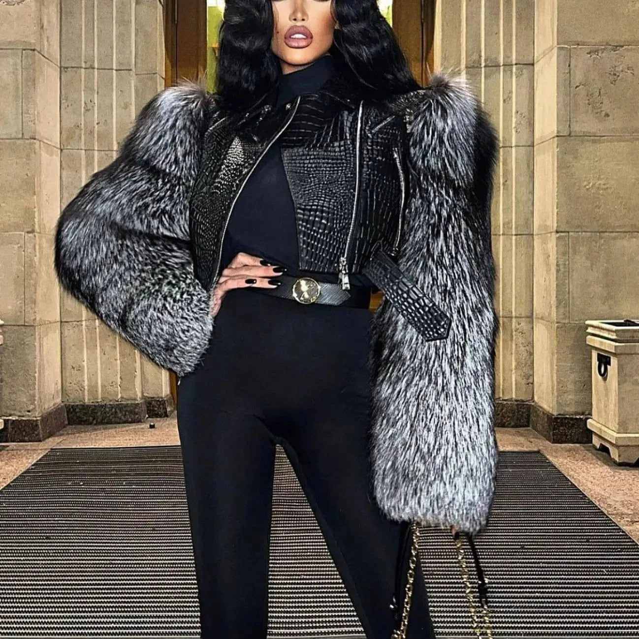 2023 New Fashion Crocodile Pattern Sheepskin Patent Leather Short Temperamental Genuine Leather Fur Integrated Coat