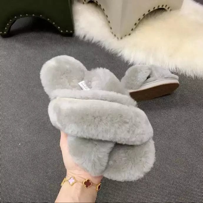 37 / 2 2022 Winter new designers sheepskin fur slippers yezy foam slides warm home fluffy slides famous brand logo winter slippers
