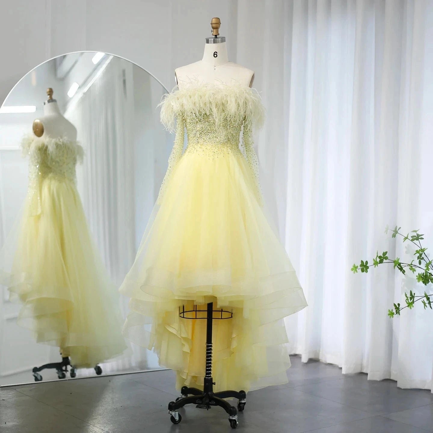 4 / 1 Luxury Feathers Dubai Purple High Low Evening Dresses Elegant Off Shoulder Arab Women Wedding Party Prom Dress Sz465