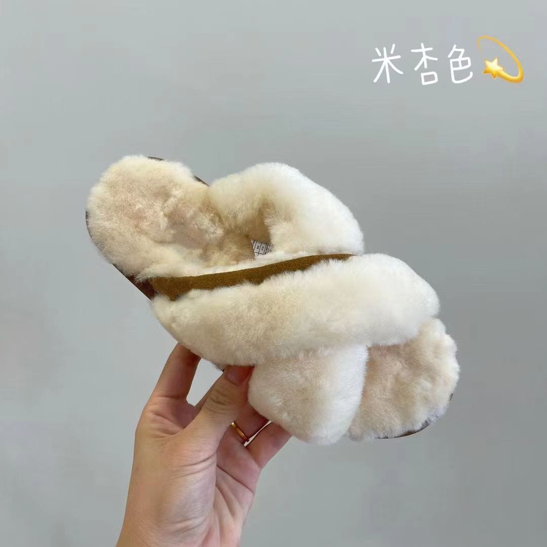 40 / 3 2022 Winter new designers sheepskin fur slippers yezy foam slides warm home fluffy slides famous brand logo winter slippers