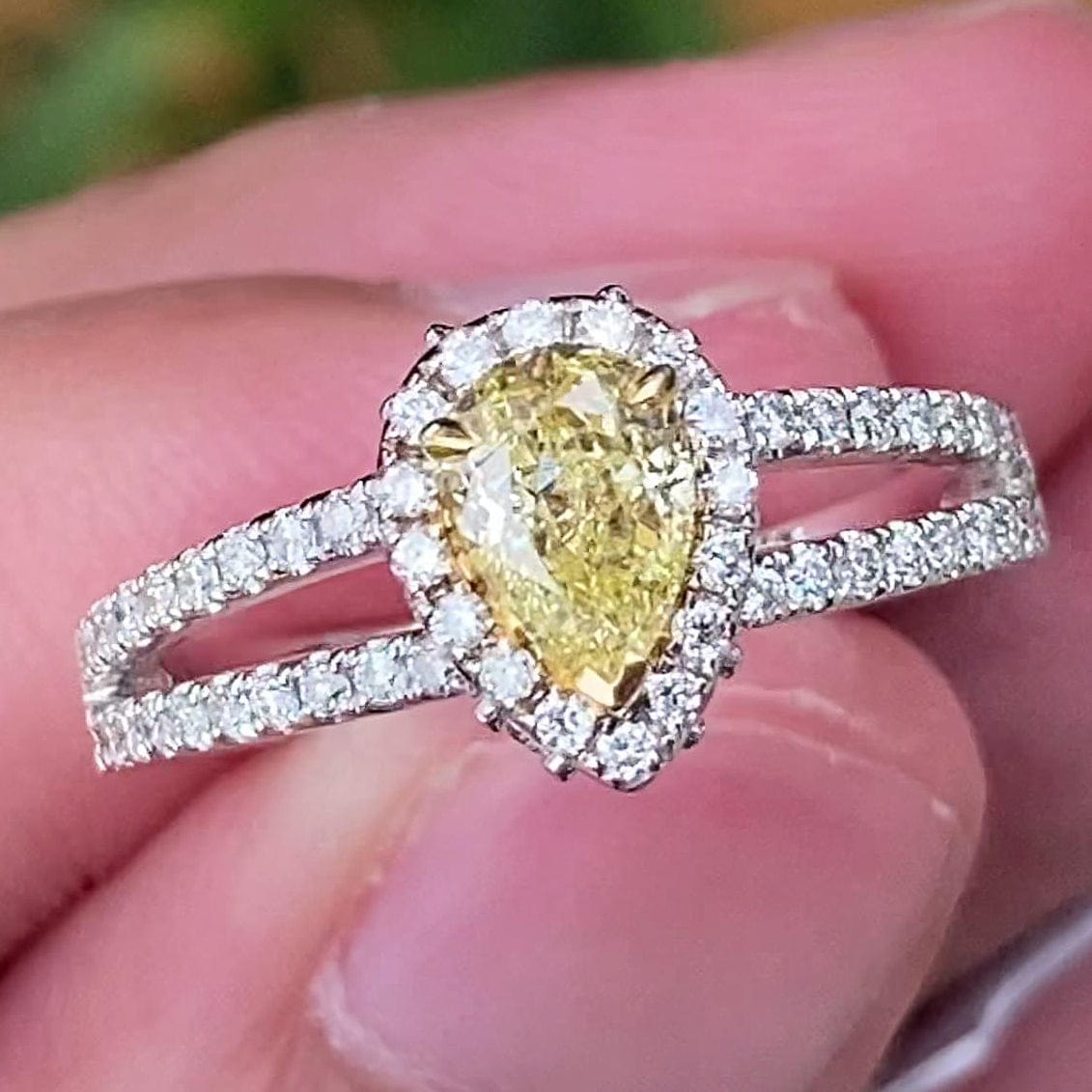 6 / Natural Yellow Diamond famous brand jewelry pure white 18k  gold fancy real yellow diamonds  rings for women