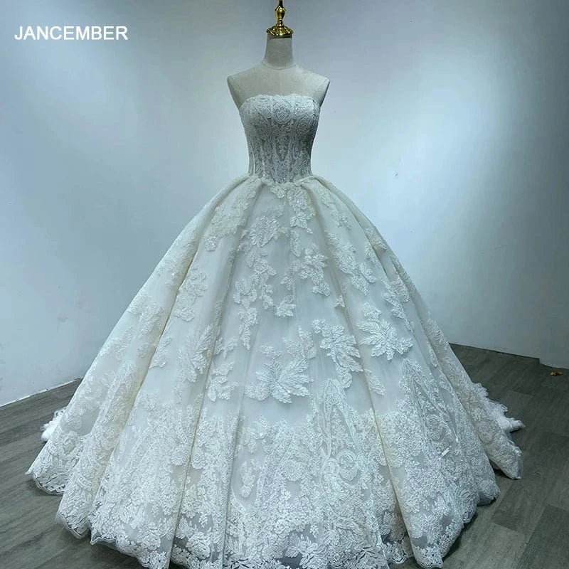 8 / 1 Handmade Strapless Princess Lace Ball Gown Cathedral Train Wedding Dress Wm29