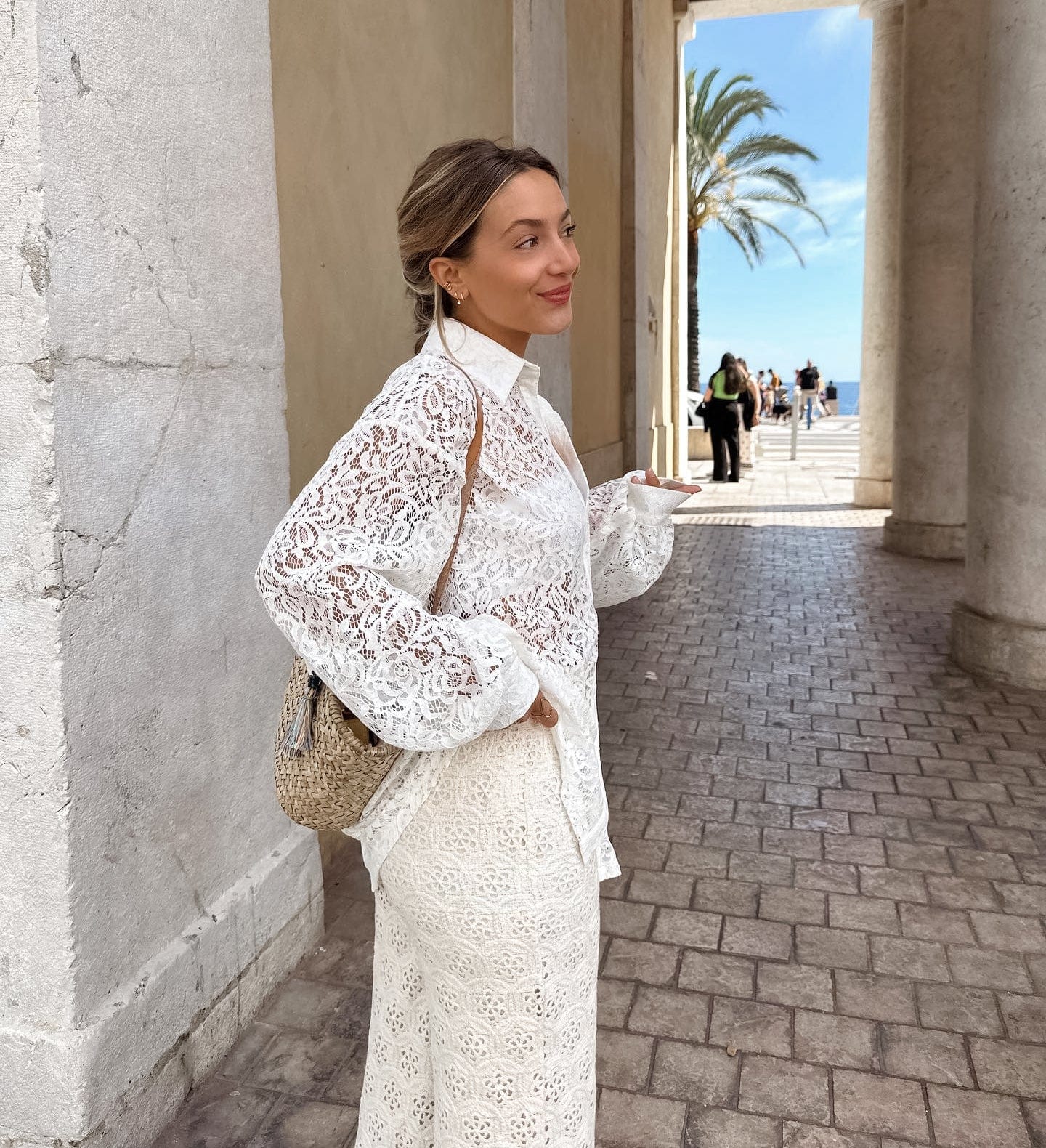 Bclout Turn Down Collar Woman Blouses 2023 Summer Cotton Hollow Out Street Chic Tops Elegant Lace Long Sleeve White Shirts