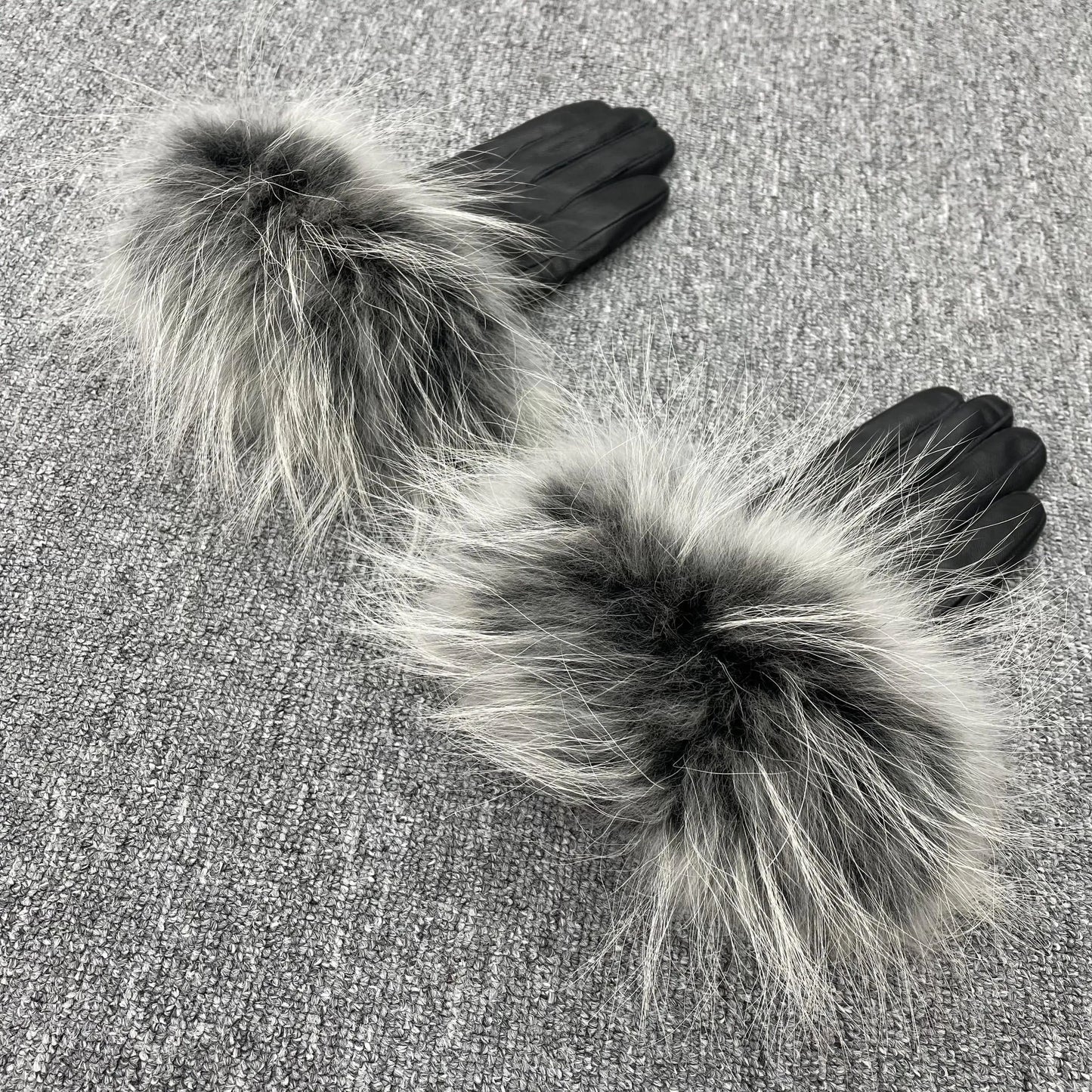 Black with black and white fur Modern Style Beautiful Design Colorful Raccoon Fur Cuff Genuine Leather Gloves For Women