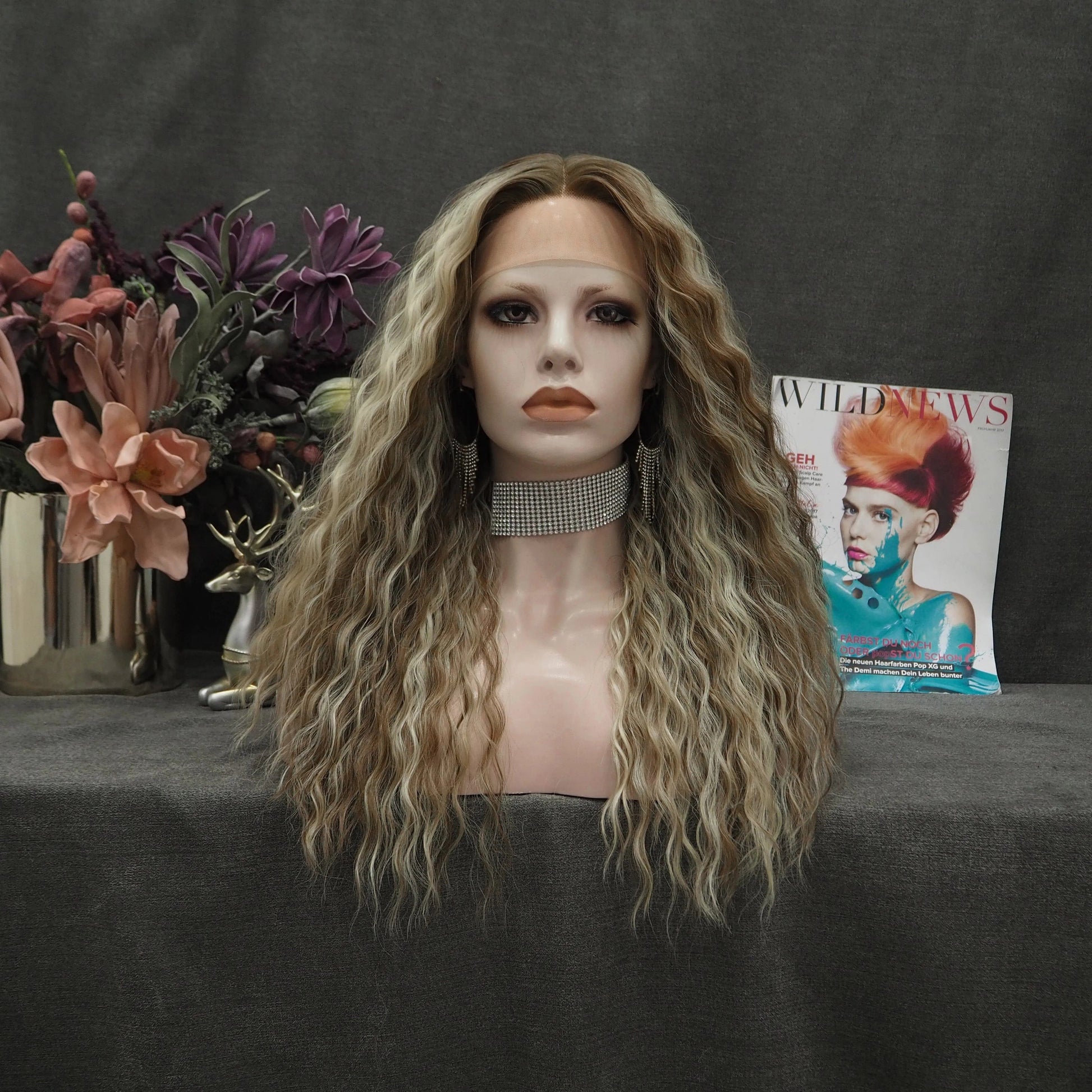 Celebrity  Highlight Wigs Wholesale CheapSynthetic Wigs High Quality T Part Lace Front High Temperature Fibre Wig for  women