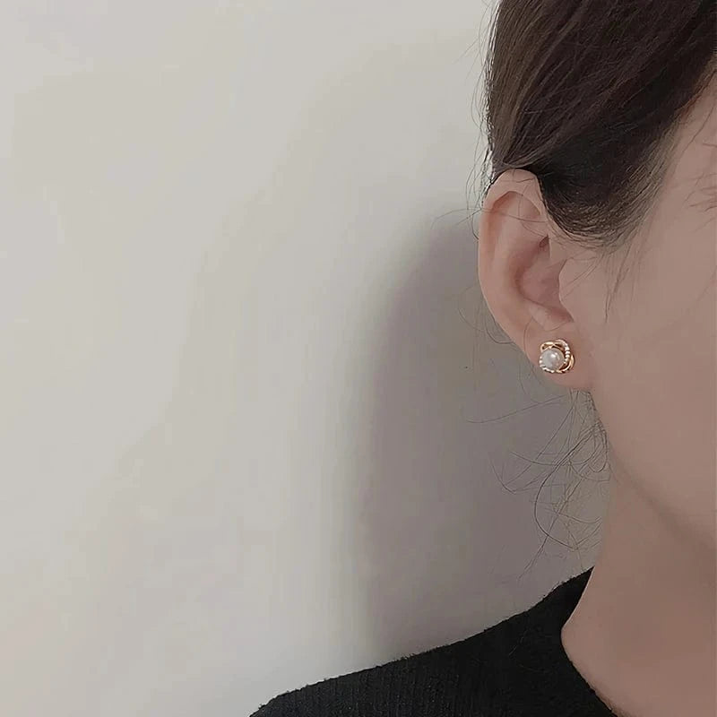 Charm Earrings / Gold Plated Unique Zircon Pearl Stud Earrings Women 2022 Years The New Tide Fashion Contracted Delicate Earrings