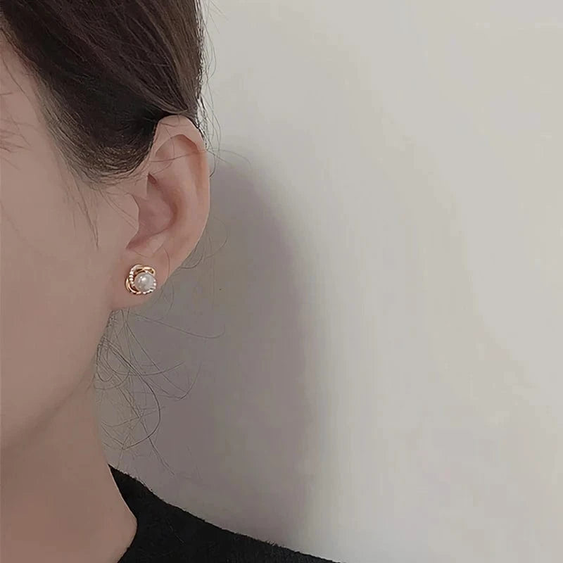 Charm Earrings / Gold Plated Unique Zircon Pearl Stud Earrings Women 2022 Years The New Tide Fashion Contracted Delicate Earrings