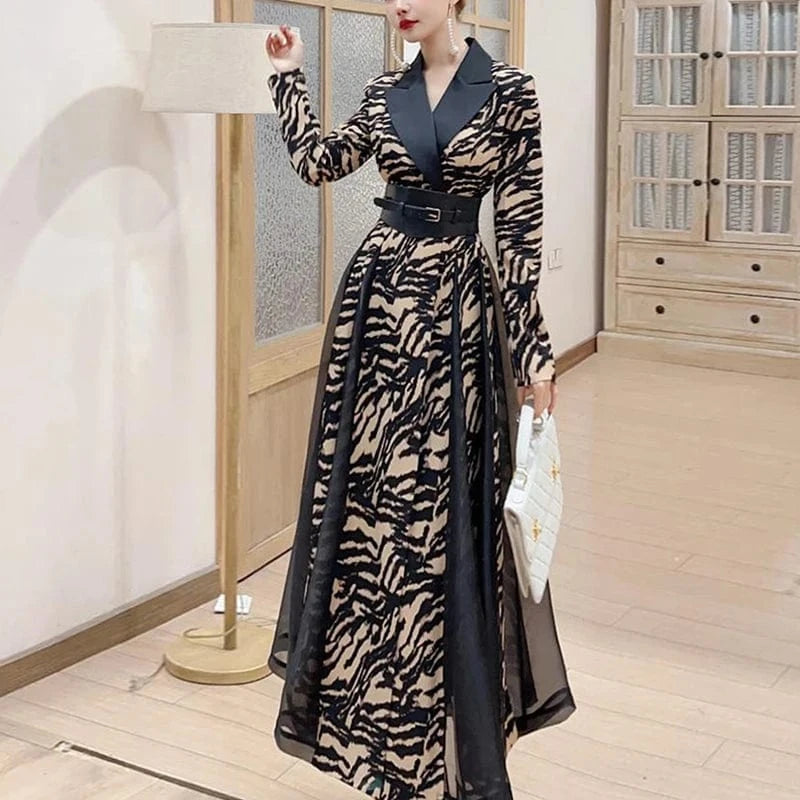 CHICEVER Winter Notched Collar Long Sleeve High Waist Spliced Belt Hit Color Coats Long Jacket For Women