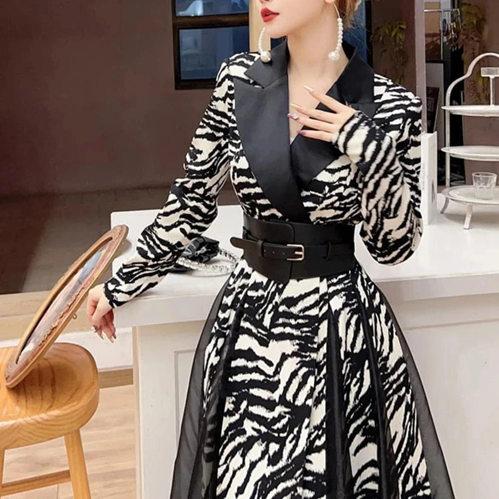 CHICEVER Winter Notched Collar Long Sleeve High Waist Spliced Belt Hit Color Coats Long Jacket For Women