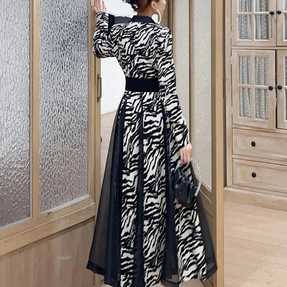 CHICEVER Winter Notched Collar Long Sleeve High Waist Spliced Belt Hit Color Coats Long Jacket For Women