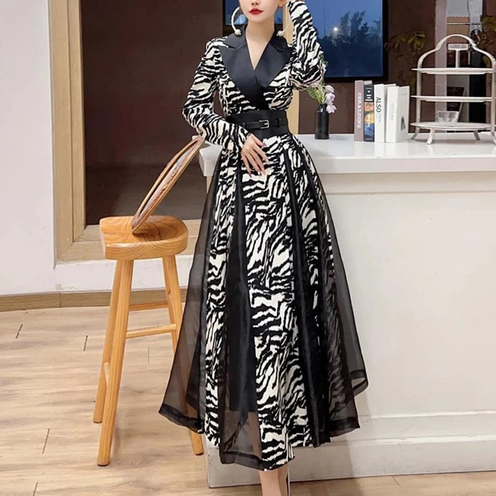 CHICEVER Winter Notched Collar Long Sleeve High Waist Spliced Belt Hit Color Coats Long Jacket For Women