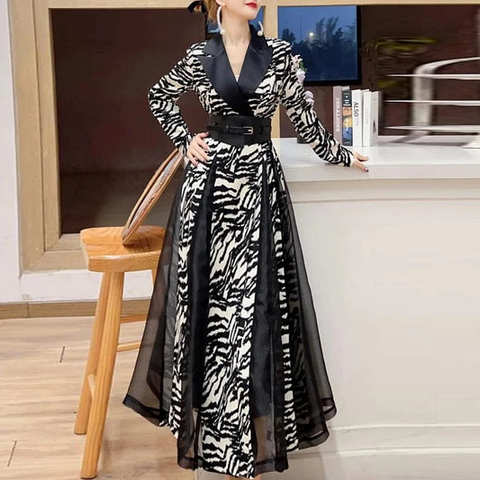 CHICEVER Winter Notched Collar Long Sleeve High Waist Spliced Belt Hit Color Coats Long Jacket For Women