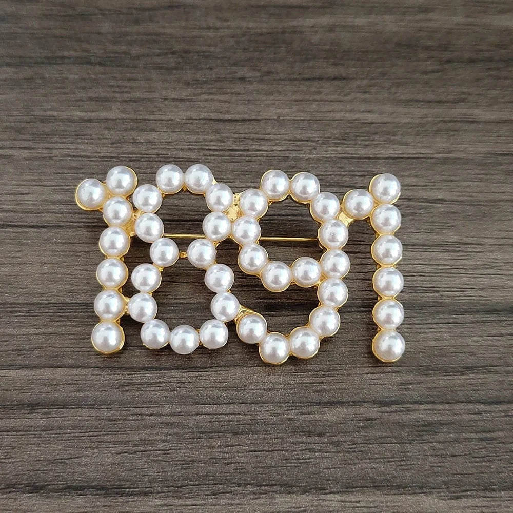 classic / 1891 / Other Customized Greek Sorority Organization Symbol Digital 1891 Pearl Brooches Fashion Brooch Jewelry Gift for Ladies Dropshipping