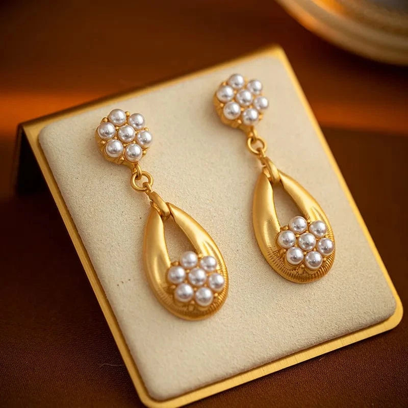 classic / earring Unique Designer Golden Trifari-Inspired Pearl Flower Necklace Bracelet Earring Set Vintage Ribbon-like Choker Jewelry Set