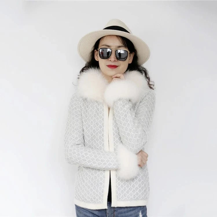 customized / White Fashion warm women knit sweater with fox fur collar elegant ladies winter cardigan sweater