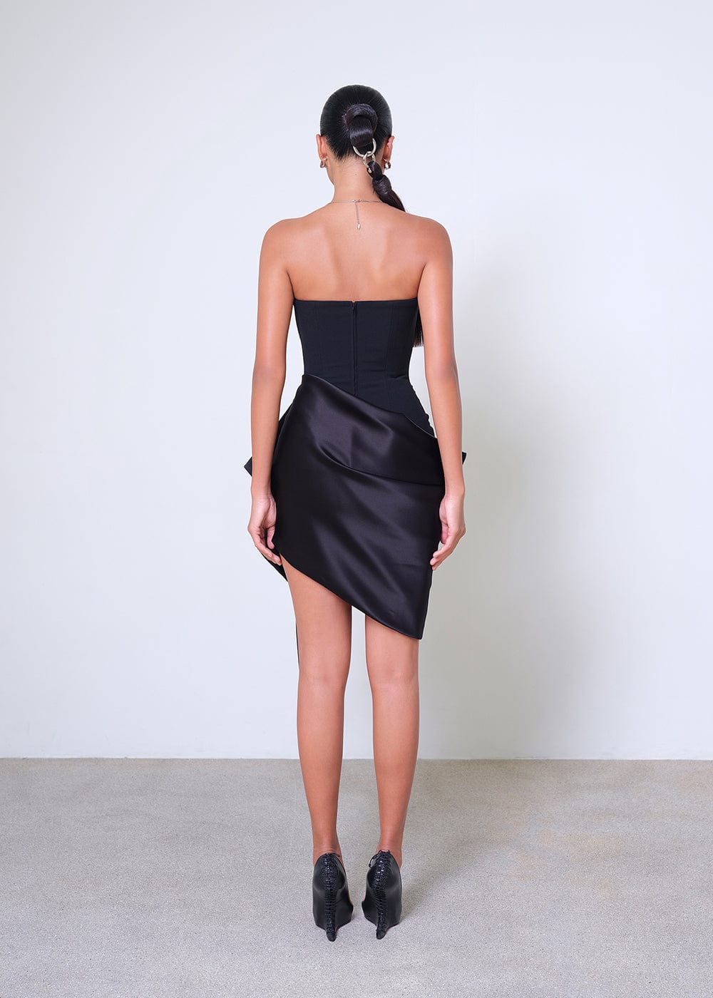 DH7826 Summer New Arrival Irregular Spcling Slik Ruffles Strapless Bodycon Black Elegant Dress