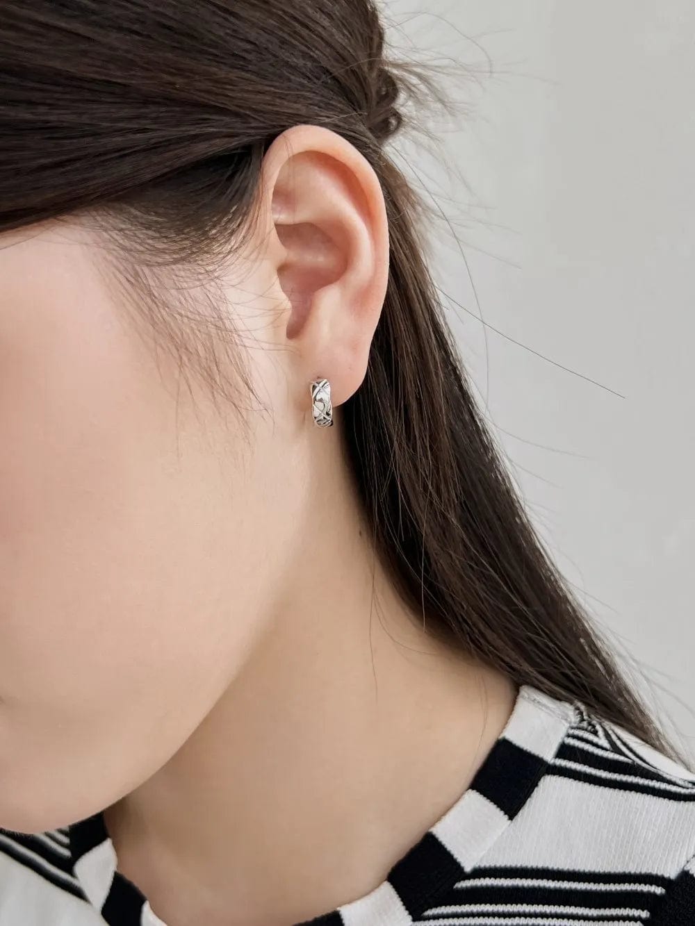 Dylam Tiny Personalized Minimalist 925 Sterling Silver Rhodium 18K Gold Plated Rhomboid C Shape Clip On Earrings for Women