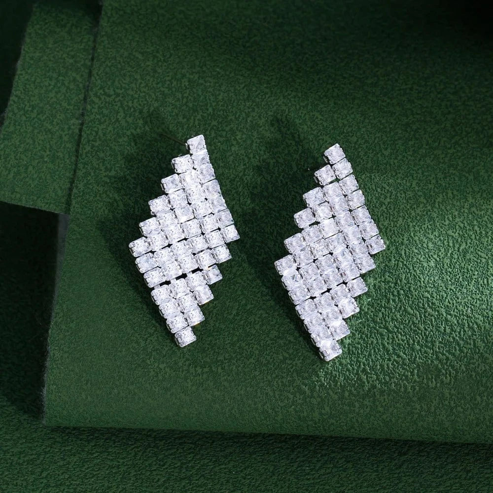 E1014 Full Shiny White Cubic Zirconia Stones Setting Big Rhombus Drop Earrings for Women Wedding Banquet Festival Jewelry Accessories