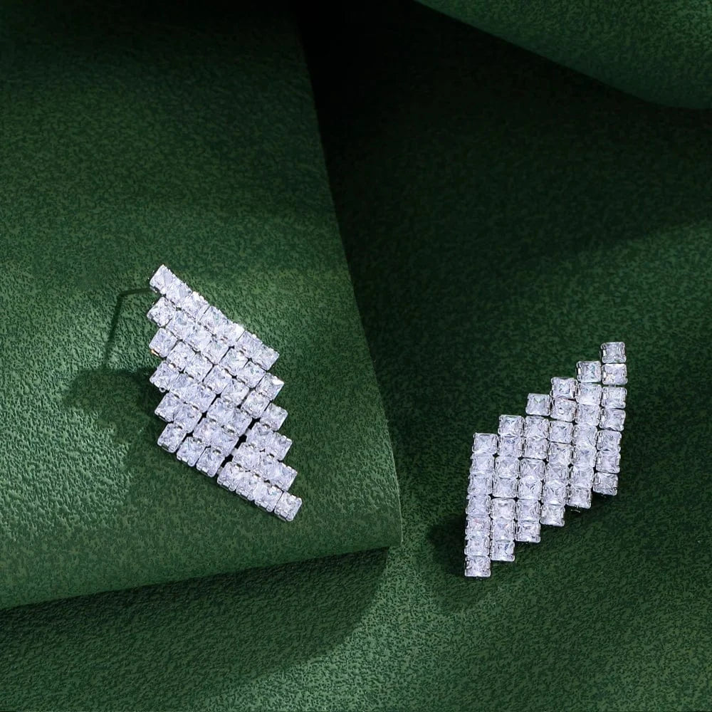 E1014 Full Shiny White Cubic Zirconia Stones Setting Big Rhombus Drop Earrings for Women Wedding Banquet Festival Jewelry Accessories