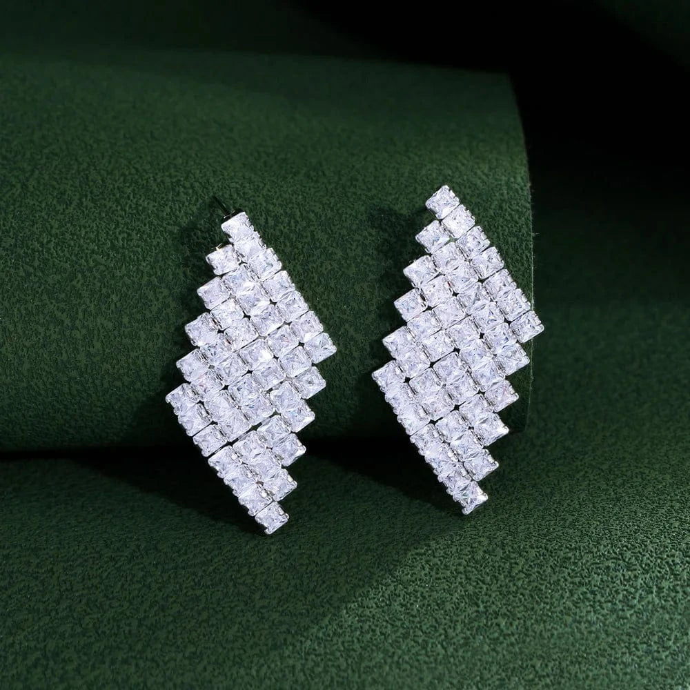 E1014 Full Shiny White Cubic Zirconia Stones Setting Big Rhombus Drop Earrings for Women Wedding Banquet Festival Jewelry Accessories