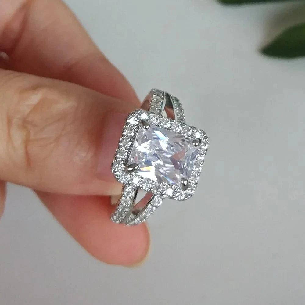 European and American Classic Four-claw White Square Zircon Rings Women Temperament Bride Wedding Proposal Ring Bracelet