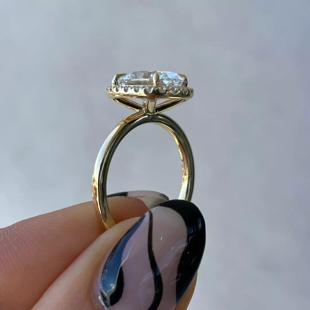 Fancy Jewelry Hot Selling 18K real solid Yellow gold Halo Oval Cut 8x10mm 3 carat center stone moissanite diamond ring