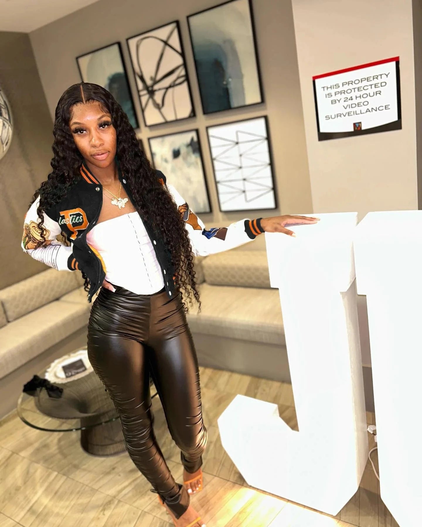 Fashion embroidery women's varsity jacket wholesale with polyester new style