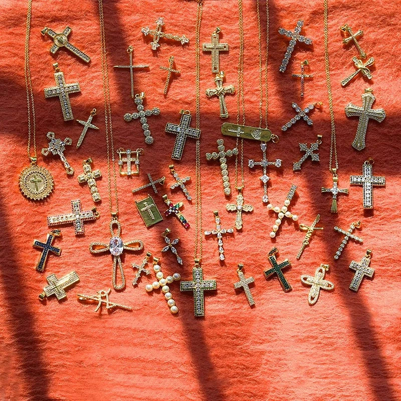 Flynee Luxury Cross Women Pendant Micro Pave Cubic Zirconia Cross Charm Plated 18K Real Gold Tiny Cross Necklace