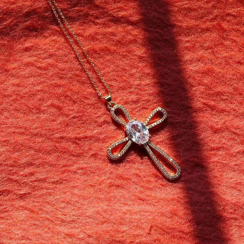 Flynee Luxury Cross Women Pendant Micro Pave Cubic Zirconia Cross Charm Plated 18K Real Gold Tiny Cross Necklace